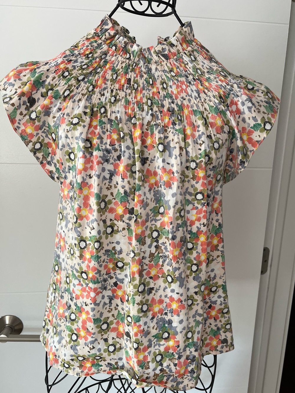MOODIE Smocked Floral Cap-Sleeve Blouse in Cream with Coral + Olive so lovely!